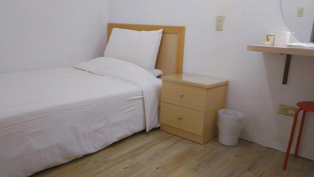 Chia Rong Hostel Taipei Exterior photo